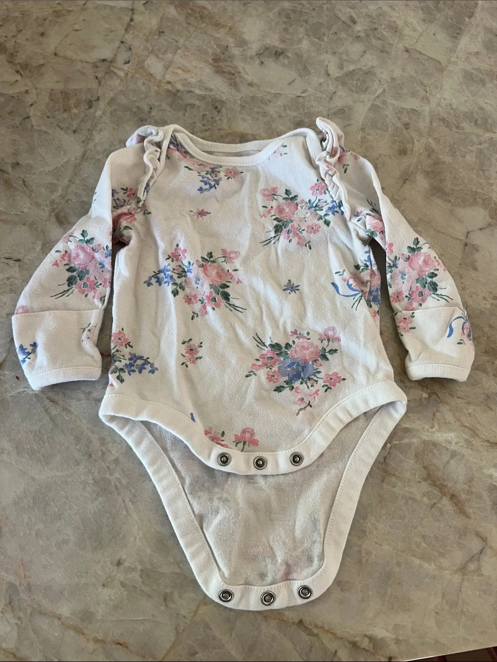 GAP Baby bundle: Floral Bodysuit Set in Cream with Pink long sleeve tops